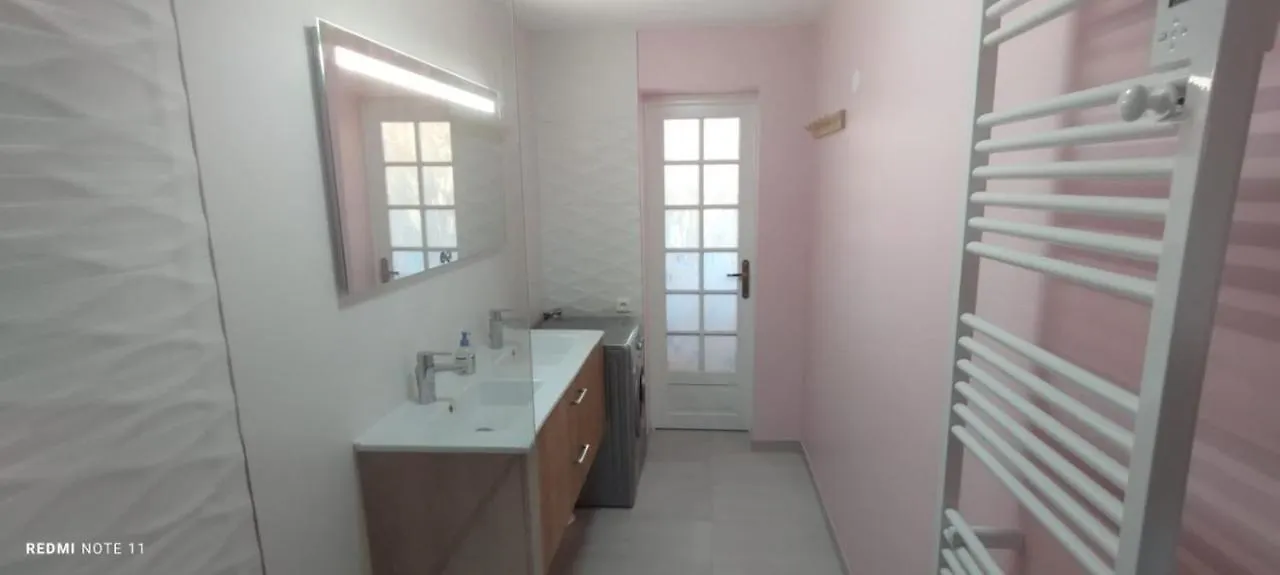 Appartement T3 Proche Centre Et Renecros-Garage Bandol