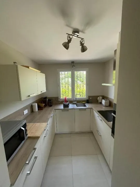 Appartement T3 Proche Centre Et Renecros-Garage Bandol Francie